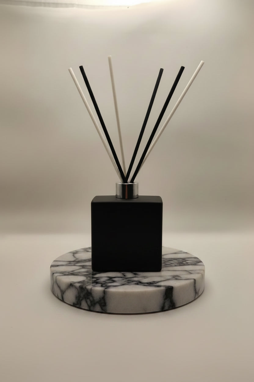 Matt Black Square Reed Diffuser – 6.5 oz with Natural Reeds