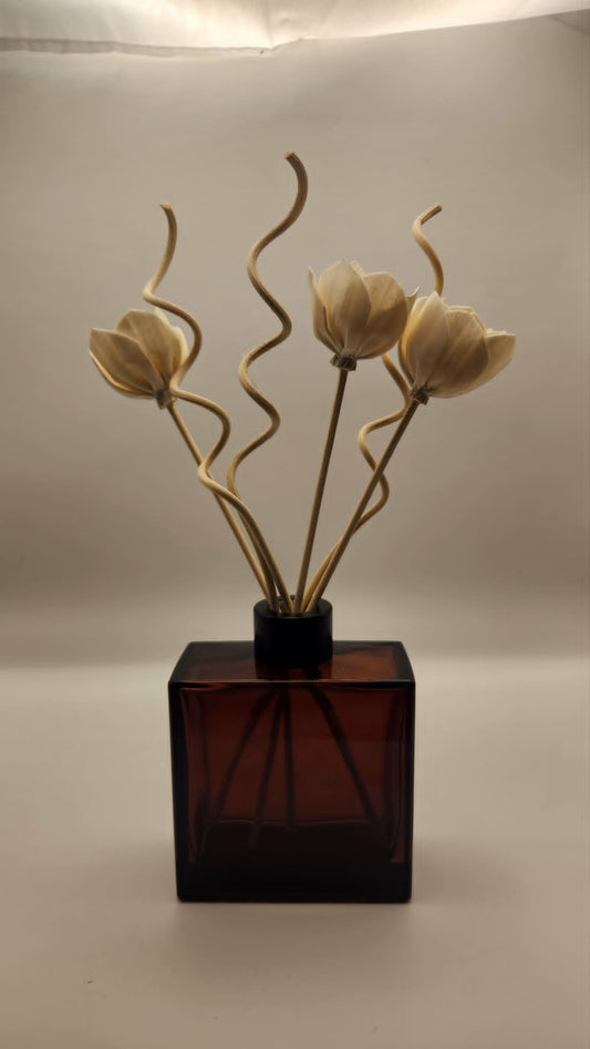 Amber Square Reed Diffuser – 6.5 oz with Natural Reeds
