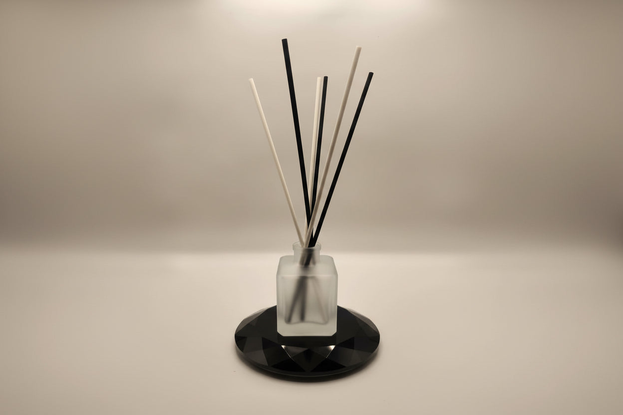 Frosted Cube Reed Diffuser – 3.5 oz with Natural Reeds