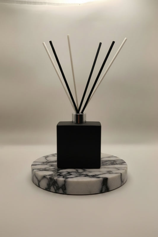 Matt Black Square Reed Diffuser – 6.5 oz with Natural Reeds